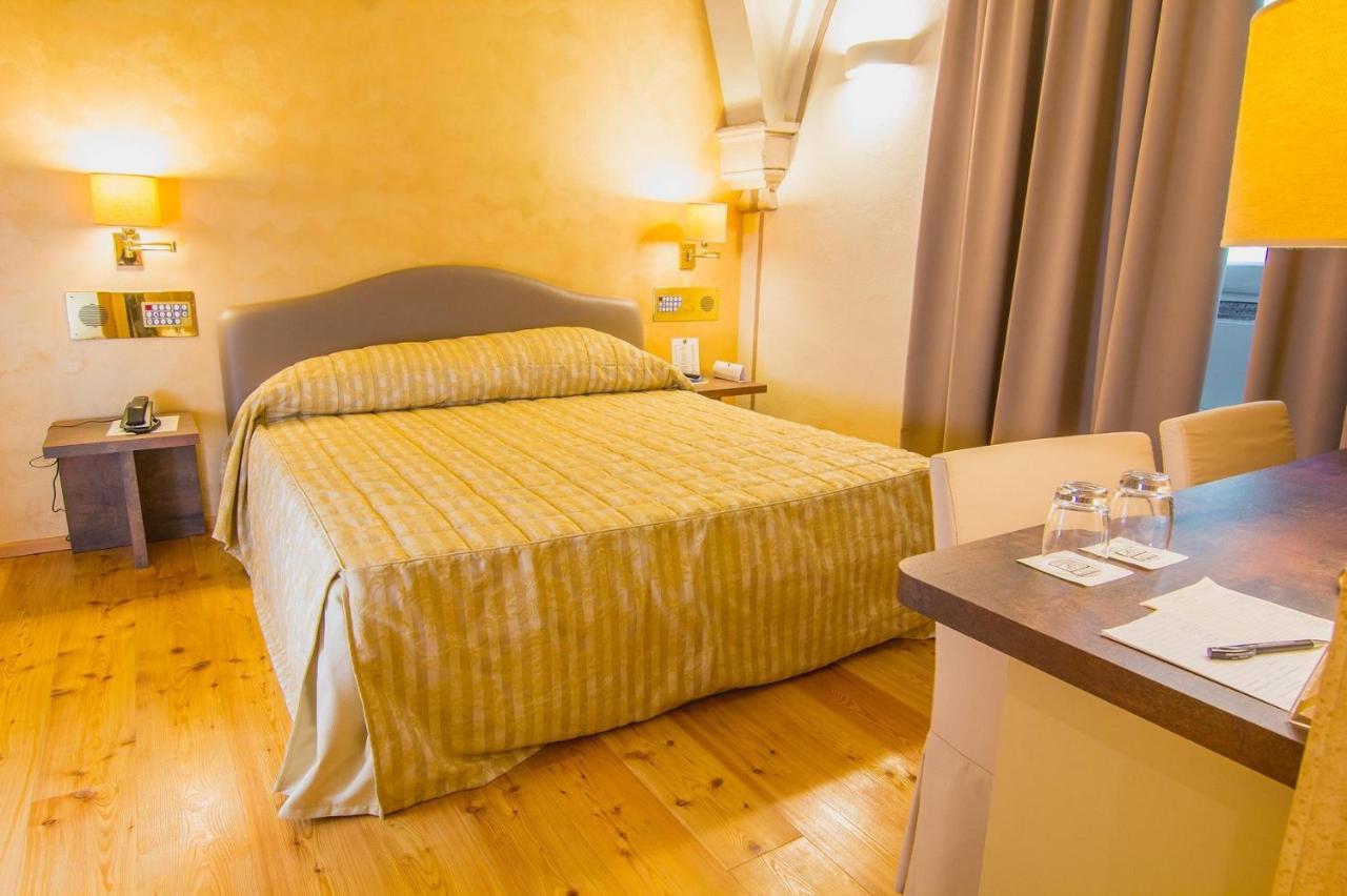 Hotel Parco Borromeo - Monza Brianza Чезано Мадерно Екстериор снимка