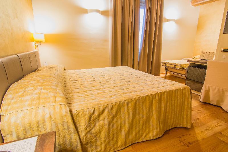 Hotel Parco Borromeo - Monza Brianza Чезано Мадерно Екстериор снимка